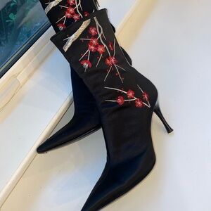 Vintage Giorgio Armani Boots with Flower embroidered pattern
